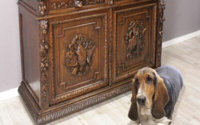 Jagdschrank mit Füchsen – ein Meisterwerk