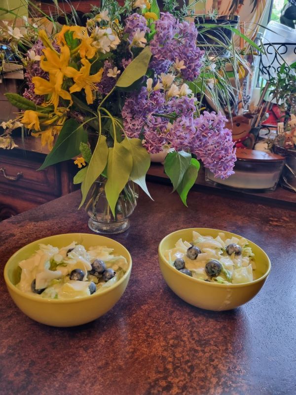 Sommersalat mit Blaubeeren